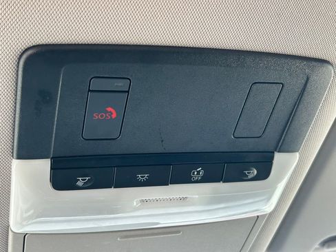 Used 2025 Nissan Rogue SV FWD image 16