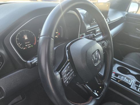 Used 2025 Honda Pilot Sport image 10