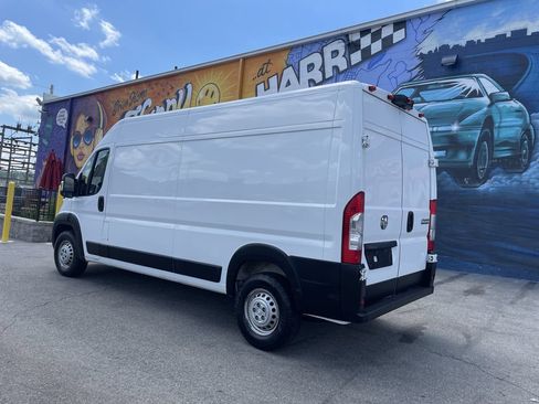 Used 2025 RAM ProMaster 2500 w/ Convenience Group FWD image 3