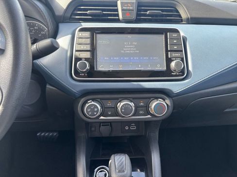 Used 2025 Nissan Versa SV FWD image 17