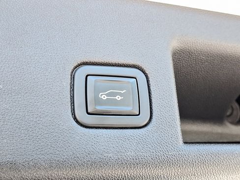 Used 2020 Chevrolet Equinox LT w/ Sport Edition AWD/4WD image 31