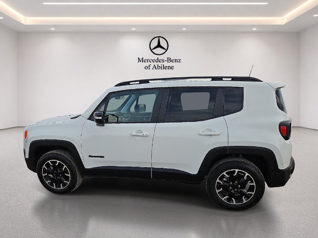 Used 2023 Jeep Renegade Latitude AWD/4WD image 3