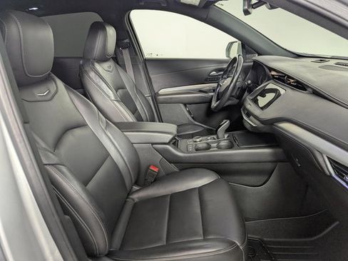Used 2020 Cadillac XT4 Premium Luxury image 29
