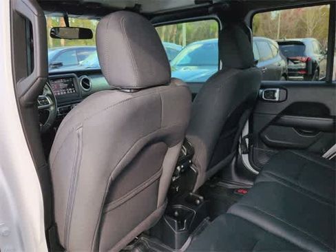 Used 2020 Jeep Wrangler Unlimited Sahara w/ Safety Group image 19