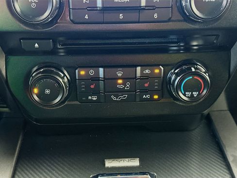 Used 2018 Ford F150 XLT w/ Equipment Group 302A Luxury AWD/4WD image 18