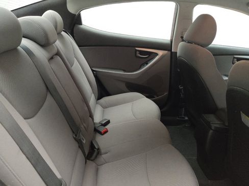 Used 2016 Hyundai Elantra SE w/ Option Group 02 FWD image 19