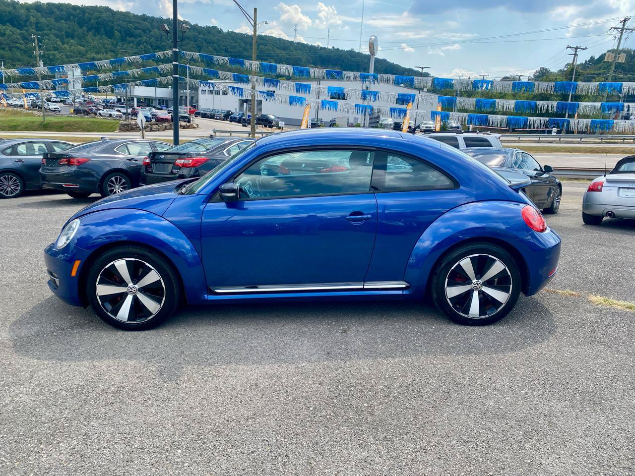 Used 2013 Volkswagen Beetle 2.0T FWD image 4