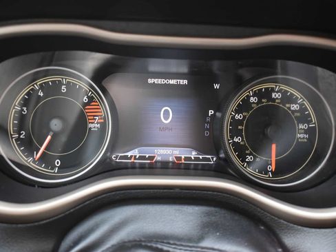 Used 2018 Jeep Cherokee Limited AWD/4WD image 19