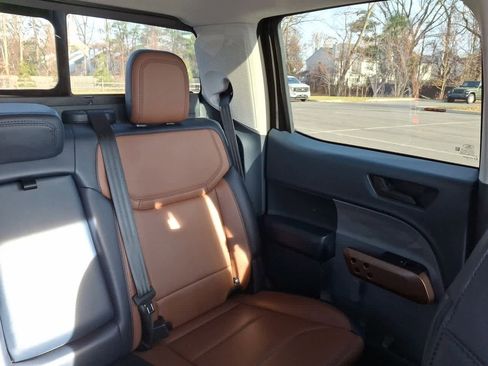 Certified 2022 Ford Maverick Lariat w/ Lariat Luxury Package image 14