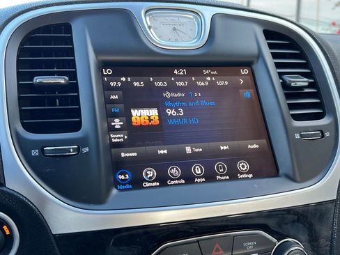 Used 2022 Chrysler 300 Touring L w/ Comfort Group image 20