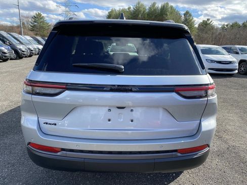 New 2026 Jeep Grand Cherokee Altitude image 5