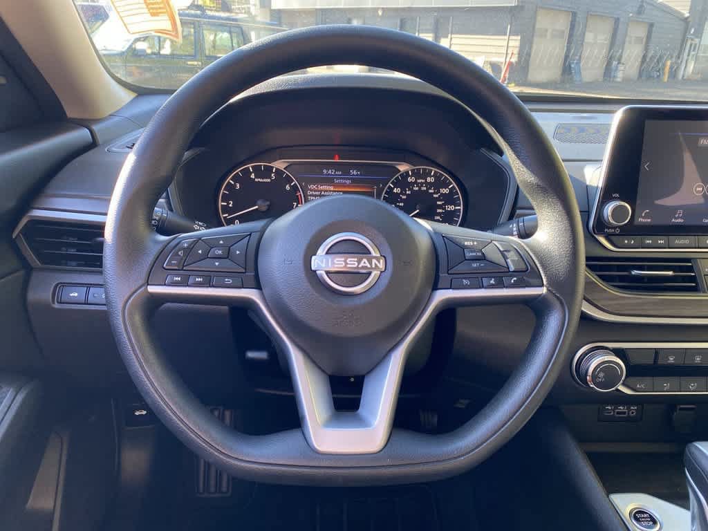 Used 2025 Nissan Altima 2.5 SV AWD/4WD image 19