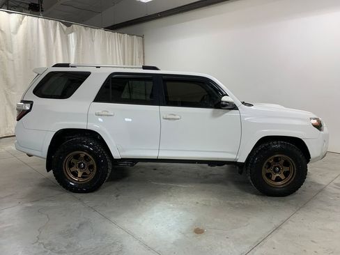 Used 2016 Toyota 4Runner SR5 image 28