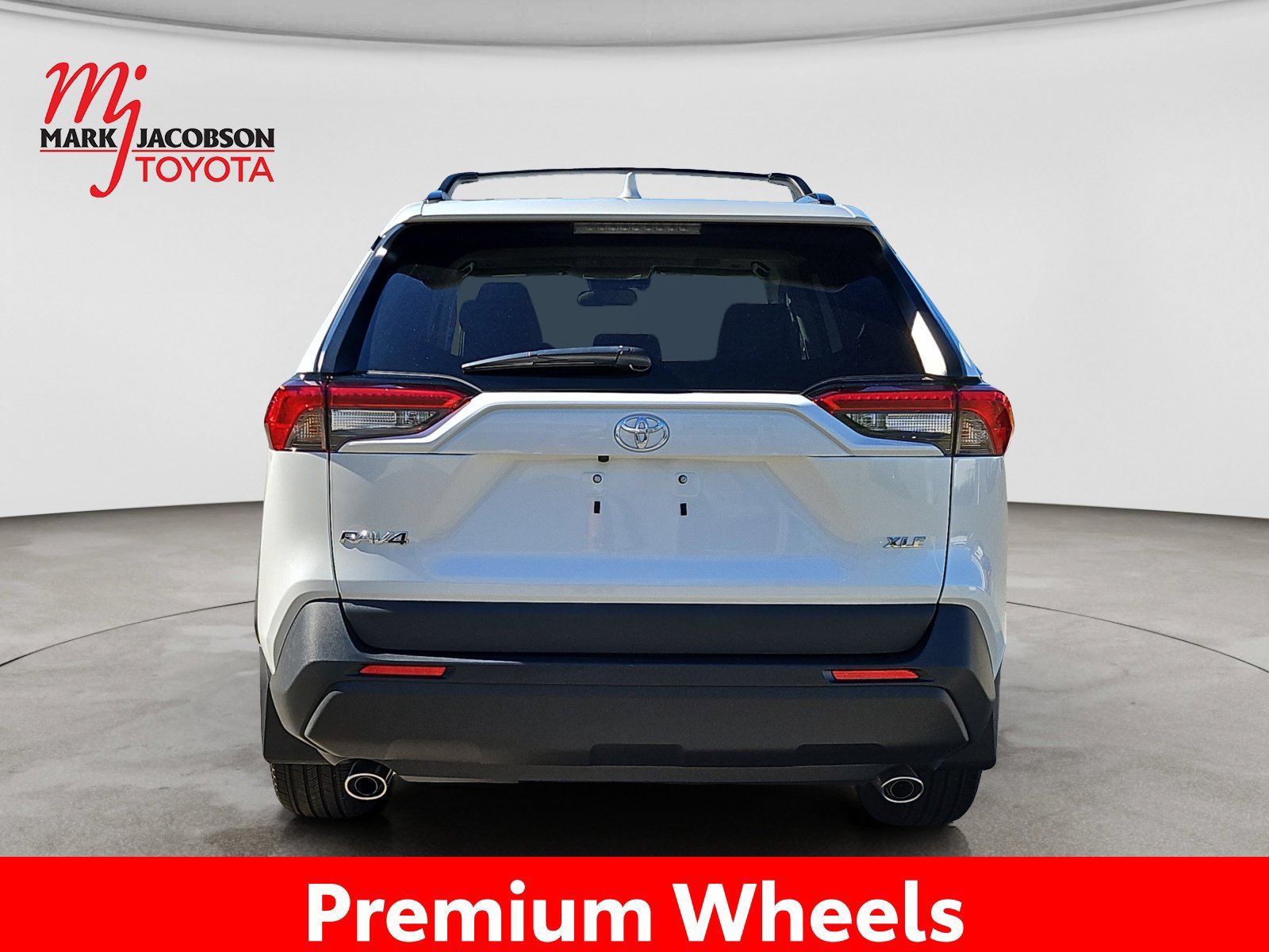 Used 2025 Toyota RAV4 XLE Premium w/ Weather Package FWD image 11