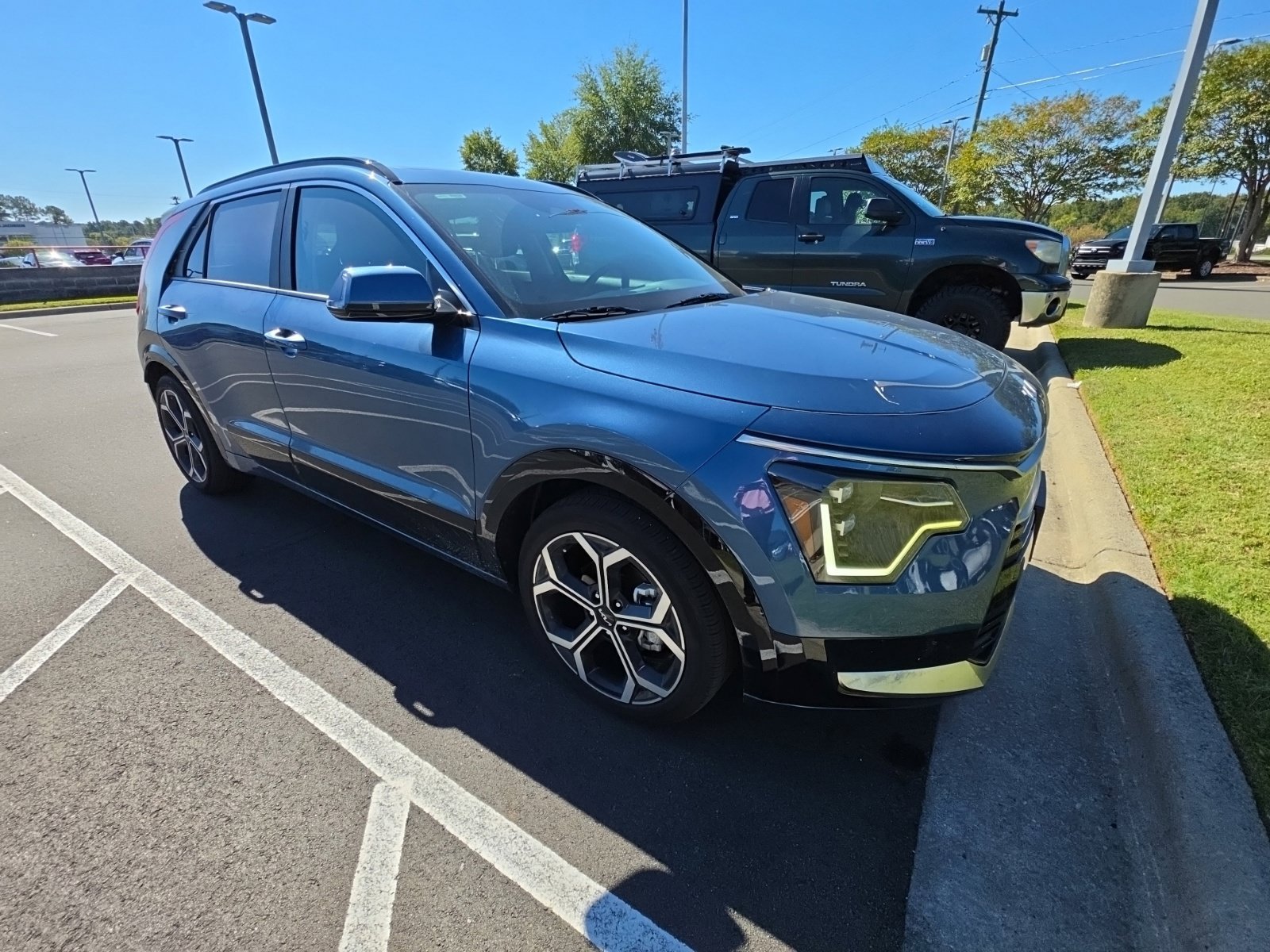 Used 2024 Kia Niro SX Touring FWD image 15