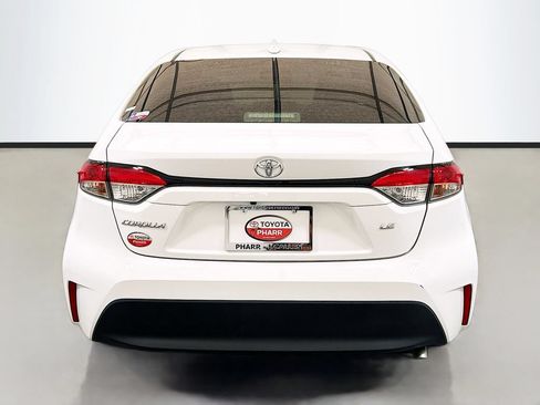 Used 2025 Toyota Corolla LE FWD image 5