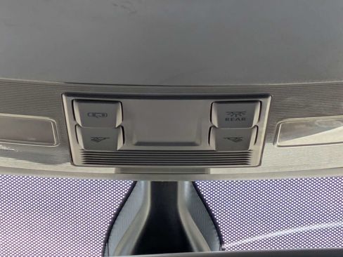 Used 2019 Volkswagen Tiguan SE FWD image 26
