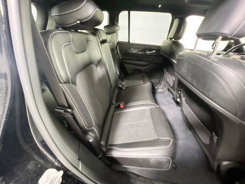 Used 2023 Jeep Grand Cherokee Altitude image 26