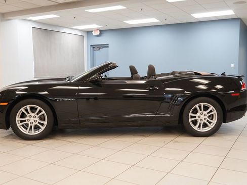 Used 2015 Chevrolet Camaro LT RWD image 2