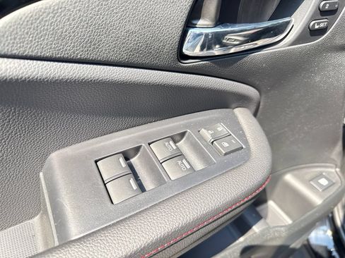 Used 2025 Honda Ridgeline Black Edition image 13