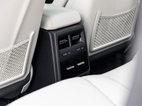 New 2025 Porsche Macan Turbo Electric image 39