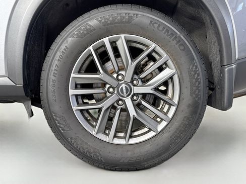 Used 2023 Nissan Rogue S AWD/4WD image 30