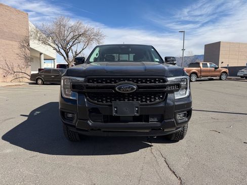 Used 2025 Ford Ranger Lariat w/ Black Appearance Package image 2