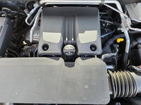 Used 2023 Chevrolet Colorado Z71 w/ Z71 Convenience Package 2 image 24