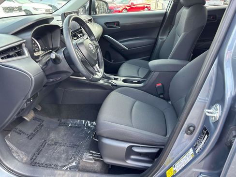 Used 2022 Toyota Corolla Cross LE AWD/4WD image 9