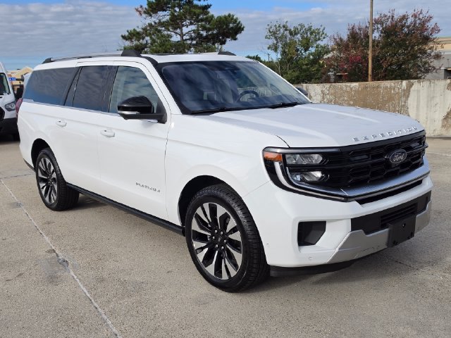 Used 2025 Ford Expedition Max Platinum w/ Driver's Package AWD/4WD image 3
