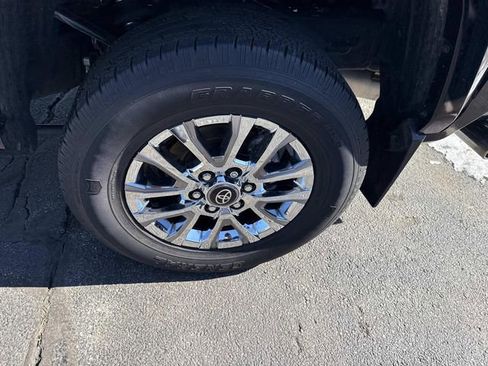 Used 2024 Toyota Tacoma Limited w/ Limited Package (LT) image 13