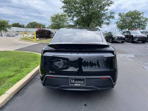 Used 2026 Tesla Model Y 2WD image 4