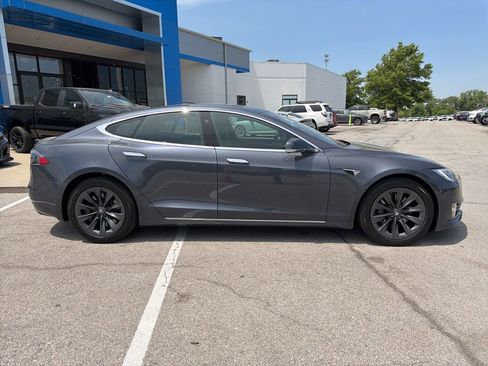 Used 2019 Tesla Model S 100D AWD/4WD image 2