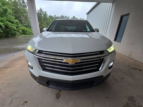 Used 2022 Chevrolet Traverse LT w/ LT Premium Package FWD image 4