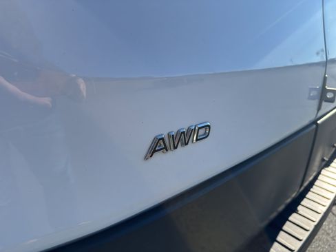 Used 2023 Ford Transit 250 Medium Roof AWD w/ Load Area Protection Package image 6