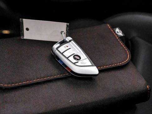 Used 2019 MINI Cooper S w/ Premium Package image 48