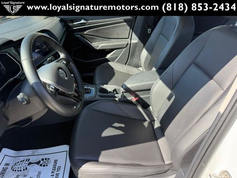 Used 2019 Volkswagen Jetta SEL FWD image 16