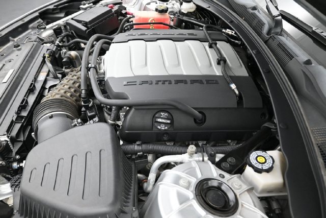 Used 2018 Chevrolet Camaro SS RWD image 21