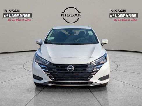 New 2025 Nissan Versa SV w/ Trunk Package FWD image 2
