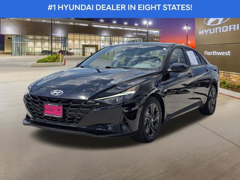 Certified 2023 Hyundai Elantra SEL image 2