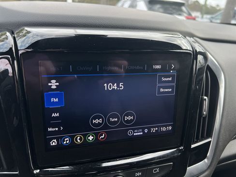 Used 2023 Chevrolet Traverse LT image 23