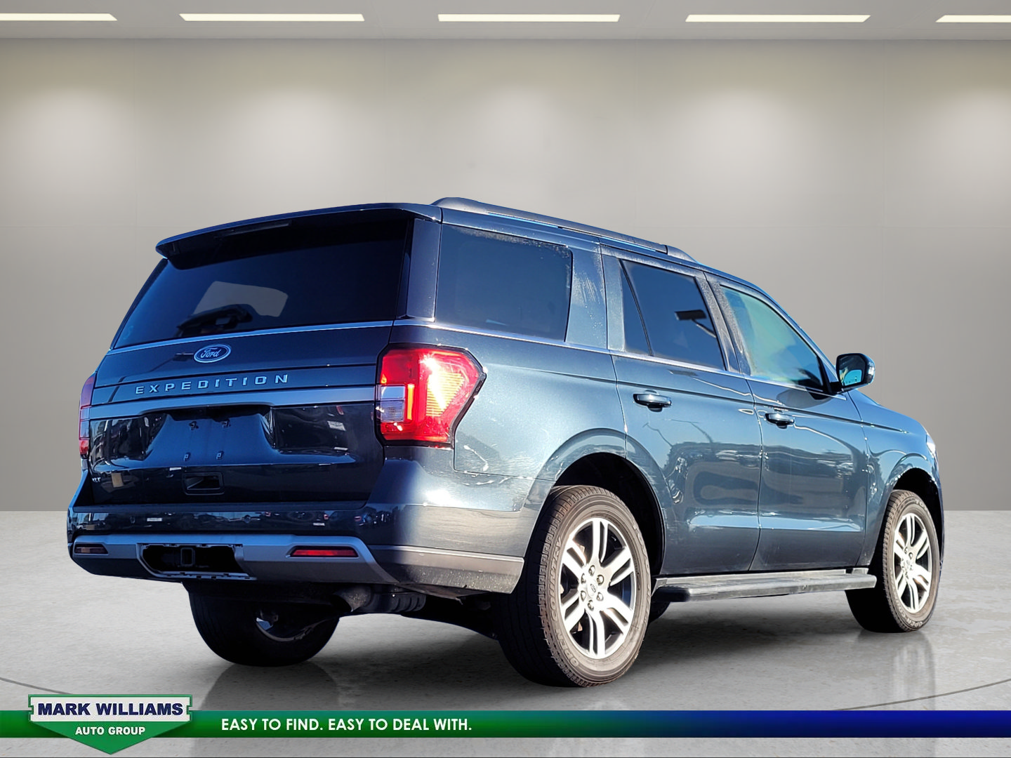 Used 2024 Ford Expedition XLT AWD/4WD image 4