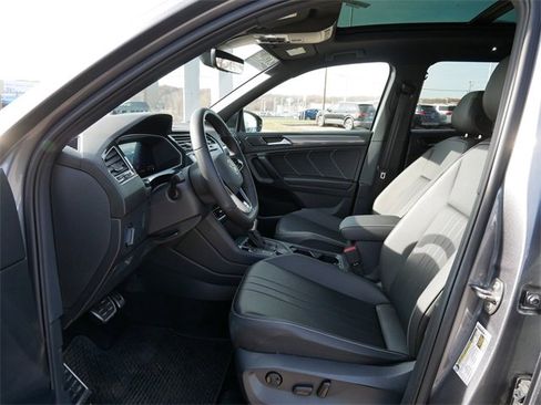 Certified 2024 Volkswagen Tiguan SE R-Line image 13