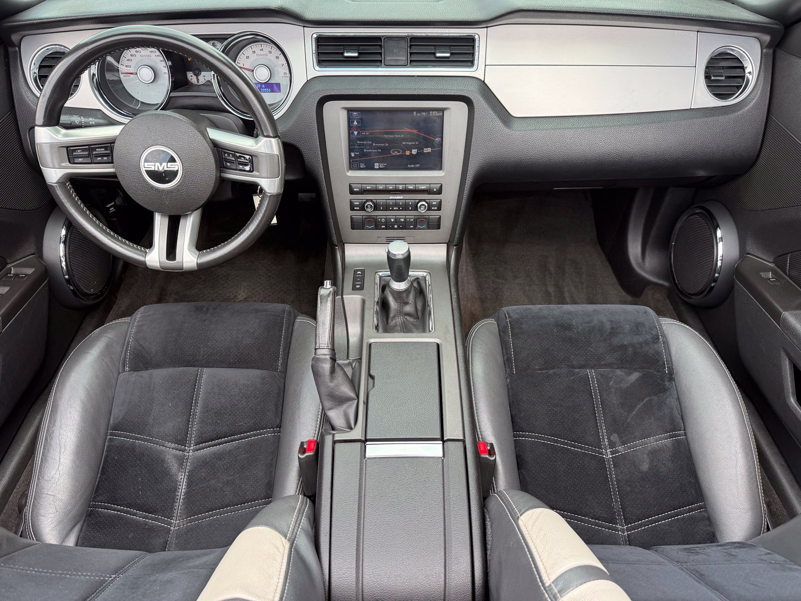 Used 2011 Ford Mustang GT Premium w/ Electronics Pkg RWD image 2