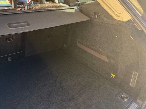 Used 2018 Volvo XC60 T6 Inscription w/ Convenience Package image 21