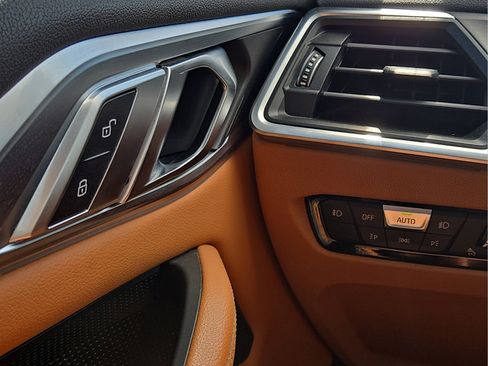 Used 2024 BMW 430i Convertible w/ M Sport Package RWD image 9