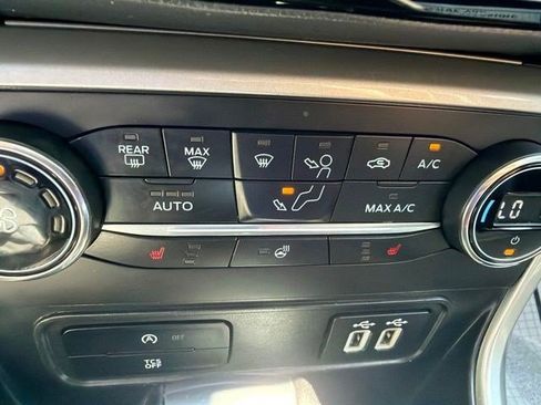 Used 2020 Ford EcoSport Titanium FWD image 30