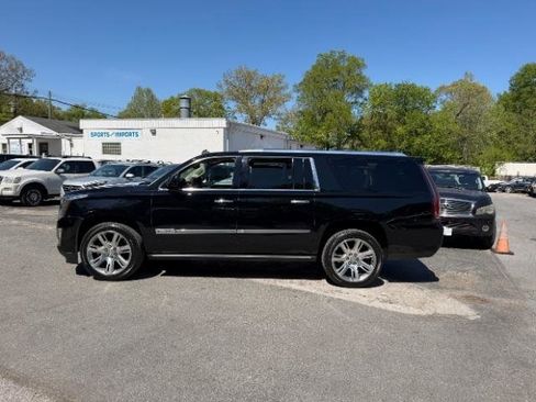 Used 2015 Cadillac Escalade ESV Premium image 2