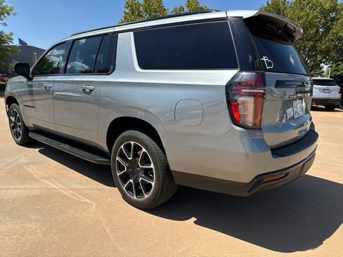 Used 2024 Chevrolet Suburban RST w/ Luxury Package AWD/4WD image 4