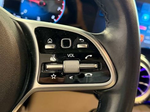 Used 2022 Mercedes-Benz GLB 250 4MATIC image 22